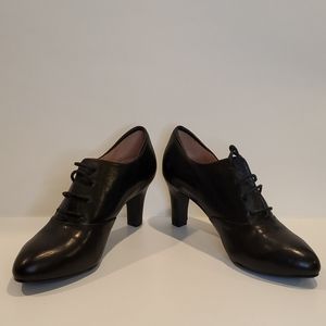 Kisscat Leather Oxford Heels, Unworn! Size 7